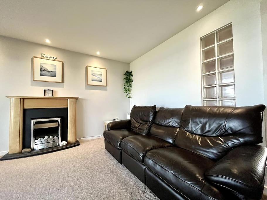 Beachfront Bliss With Spectacular Views Llanelli Exterior foto