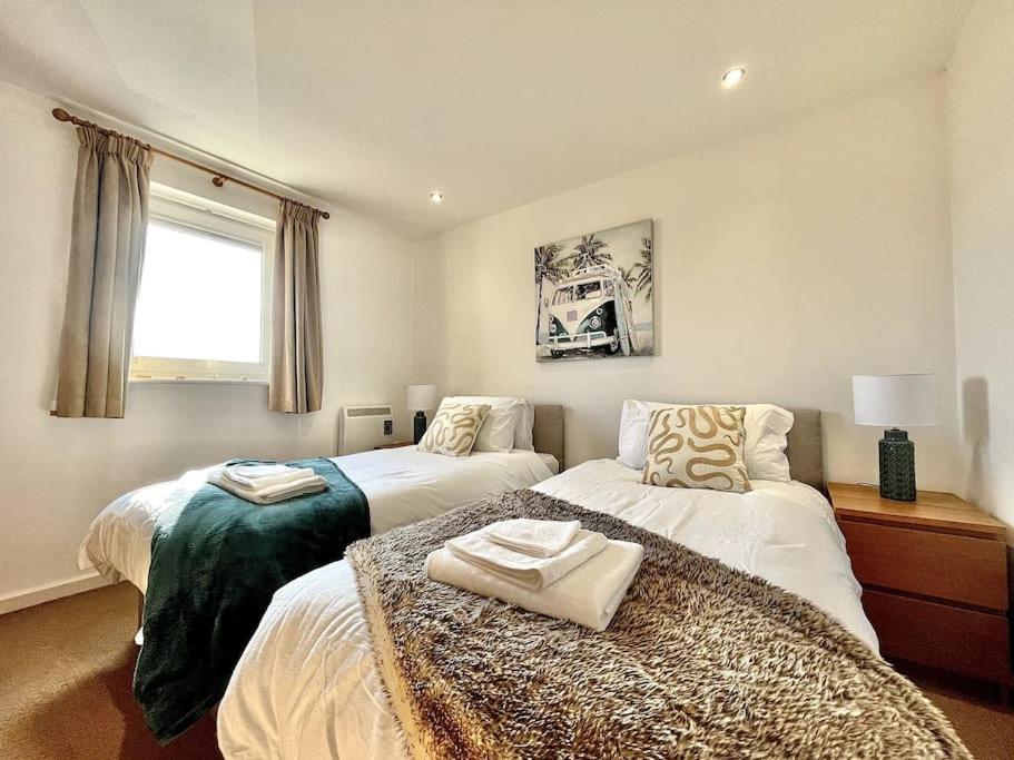 Beachfront Bliss With Spectacular Views Llanelli Exterior foto