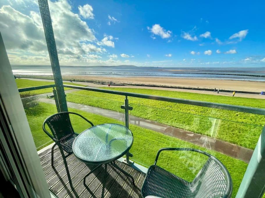 Beachfront Bliss With Spectacular Views Llanelli Exterior foto